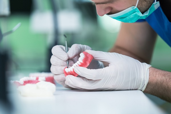 Considering Dentures? Read This.
