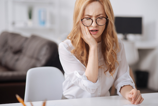 Teeth Breaking? Common Ways to Break Teeth and Avoid a Broken Tooth